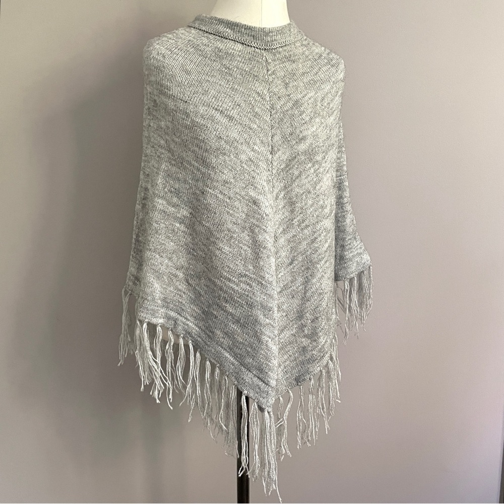 Gray Fringed Alpaca Sweater Poncho - Small, from Peru 🇵🇪 - Picture 9 of 11